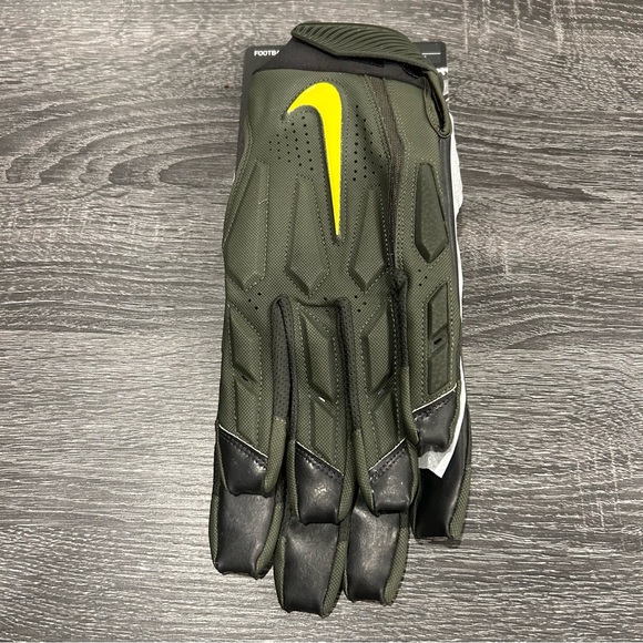Nike Oregon Ducks d-tack football gloves NEW
